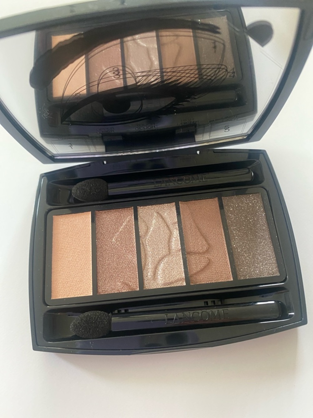 Neutral Eyeshadow Palette - Taupe Brown & Champagne Tones